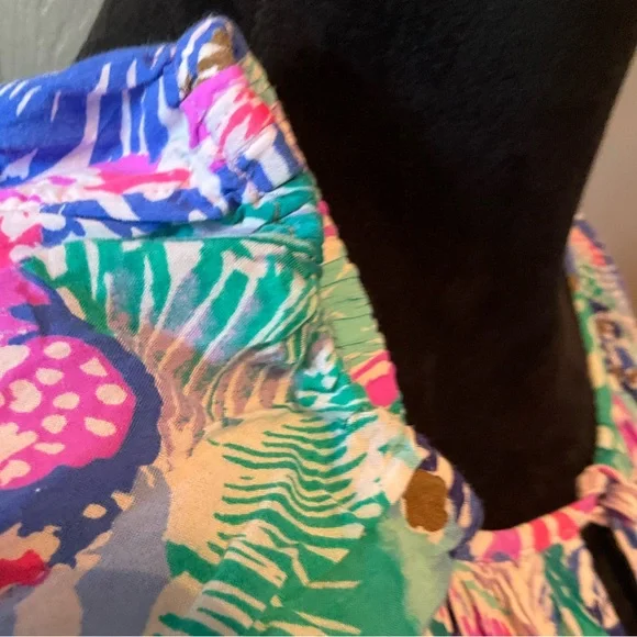 Lilly Pulitzer medium long sleeve top in bright colors and print - Picture 5 of 6
